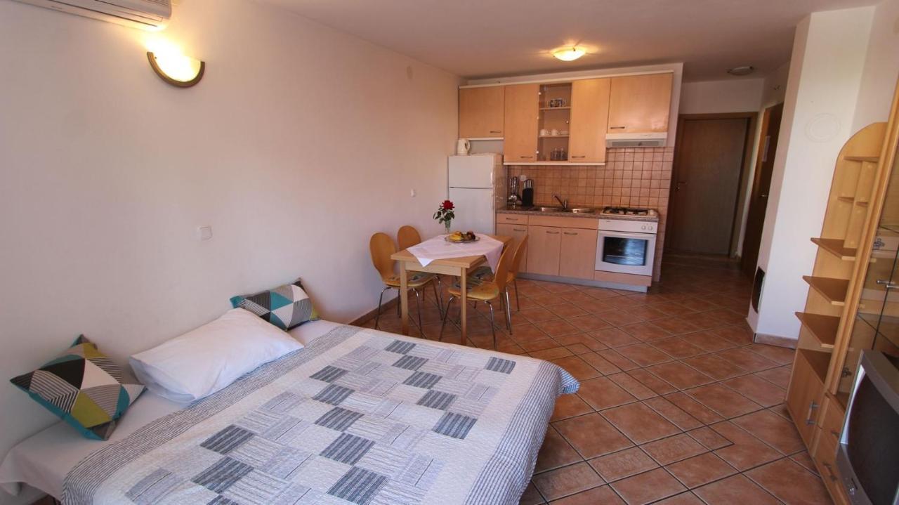 Apartments Grahovac Malinska Dış mekan fotoğraf
